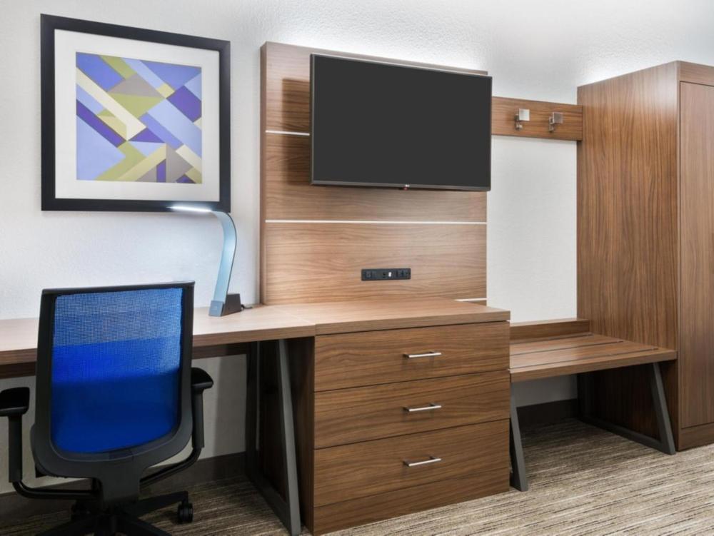 Holiday Inn Express & Suites - Kokomo South by IHG